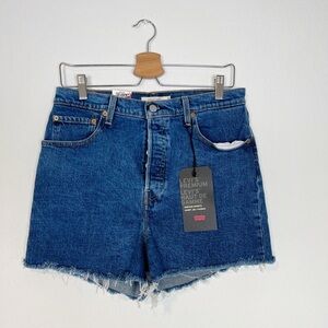 NEW Levi’s Premium Ribcage Shorts